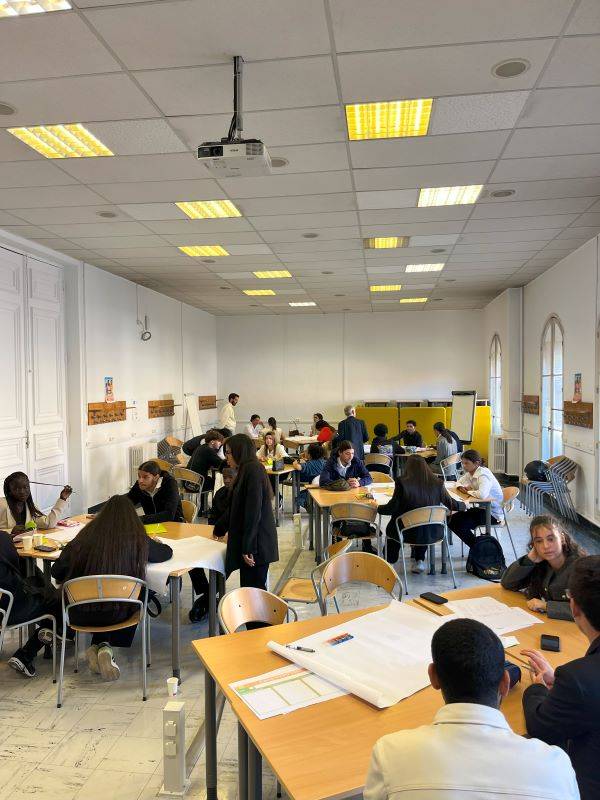 Le Créathon, un temps de sensibilisation à l’entrepreneuriat avec les étudiants du lycée St Vincent de Paul Marseille