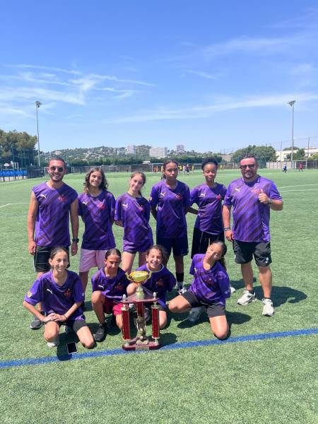 La coupe du tournoi de l'OM au collège St Vincent de Paul Marseille 13006