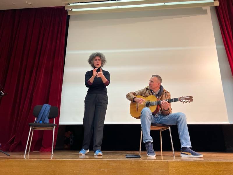 Initiation culturelle au Flamenco pour la classe de 5A du collège St Vincent de Paul Marseille