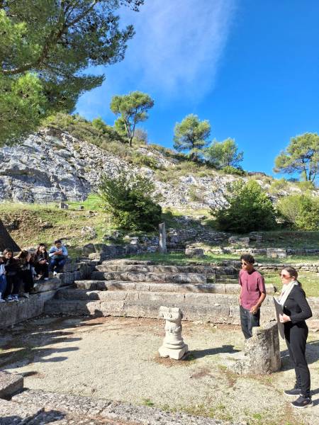 Journée d'intégration à St Rémy de Provence pour la filières ST2S du lycée St Vincent de Paul Marseille