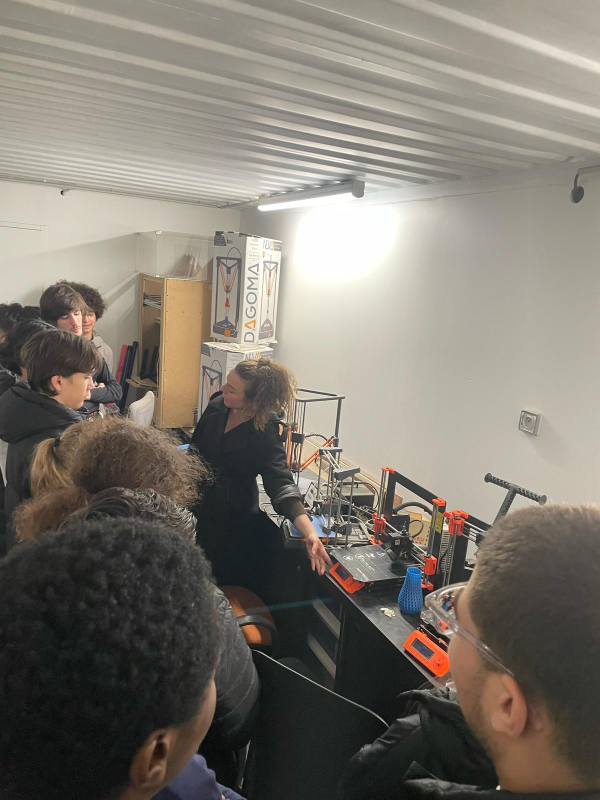 Les élèves de 3ème C du collège de st Vincent de Paul à Ici Marseille