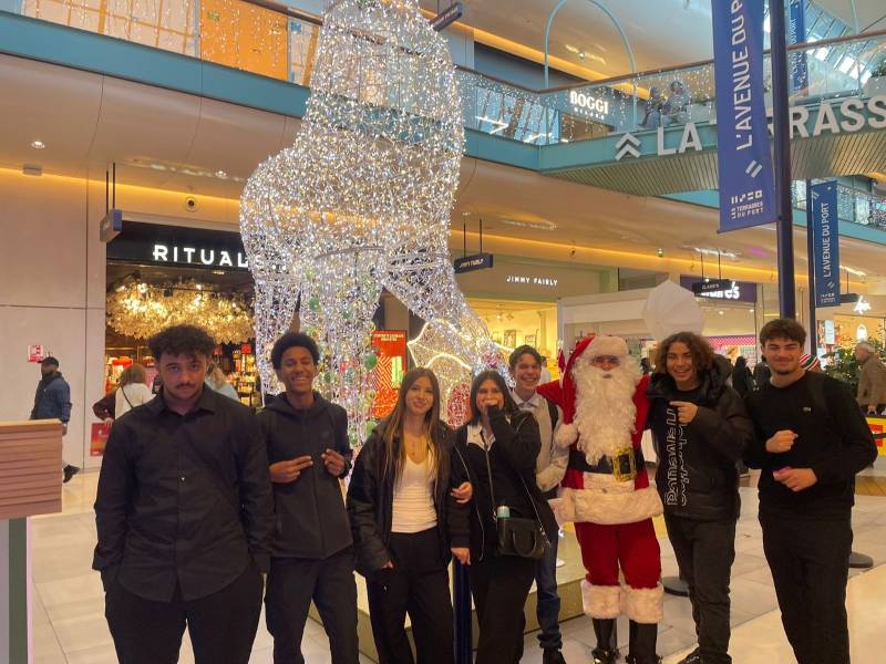 Sortie pédagogique aux Terrasses du Port des 2nde CAPEPC du lycée St Vincent de Paul Marseille